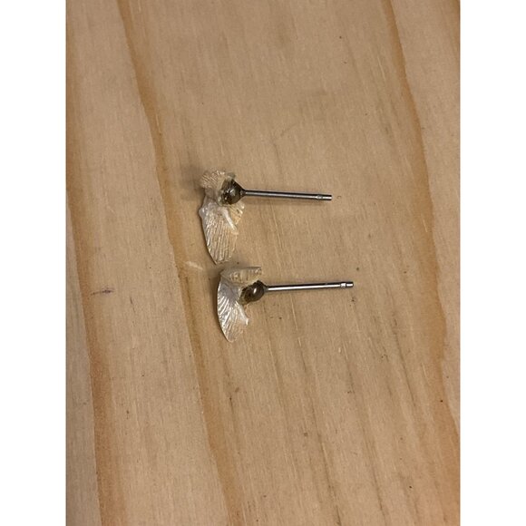 Delicate Silver Post Back Pierce Mother of Pearl Bird Wing Stud Earrings - Picture 2 of 4